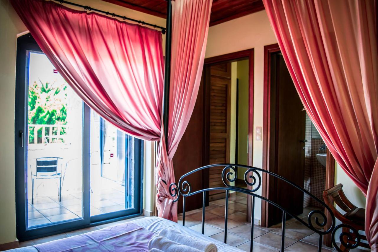 Niriides Villas Old Listing Херсонісос Екстер'єр фото