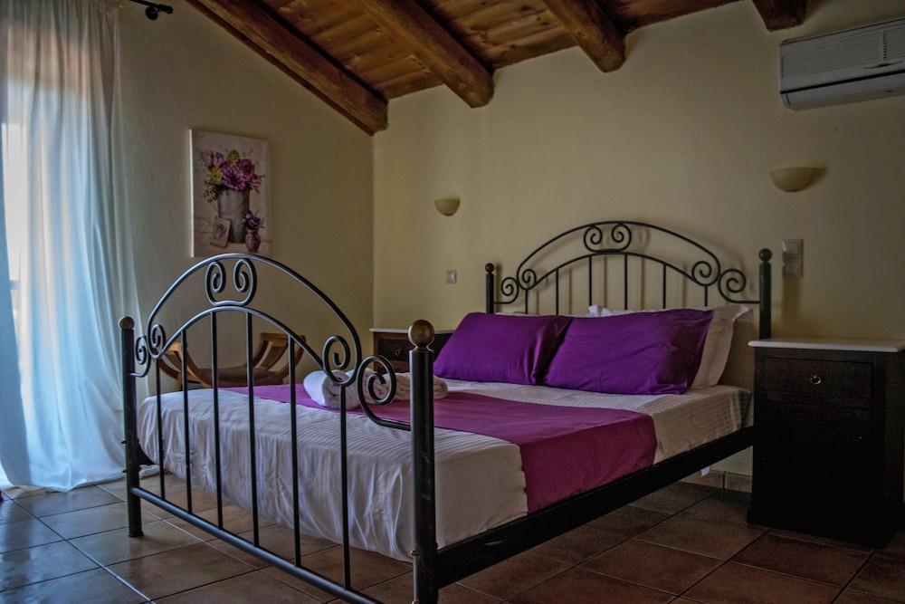 Niriides Villas Old Listing Херсонісос Екстер'єр фото